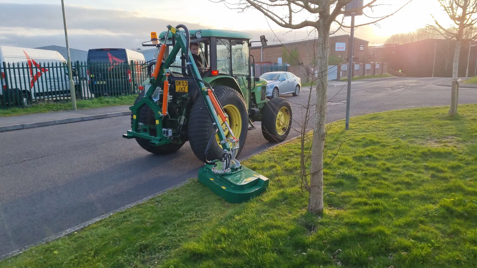 Wessex CHT-100R Rotary Hedge Cutter_5