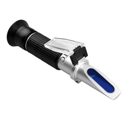 Refractometer to measure colostrum quality